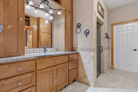 2187 Highway 290 E, Mcdade, TX 78650 photo 17