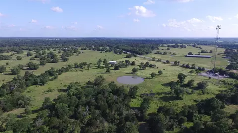 8616 N Us Hwy 77 Hwy, La Grange, TX 78945