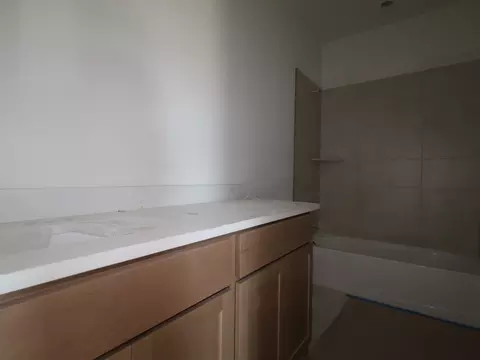 Bath - 135 Pinky Varner Ct, Buda, TX 78610 photo 2 of 5