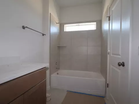 Bath - 135 Pinky Varner Ct, Buda, TX 78610 photo 3 of 5