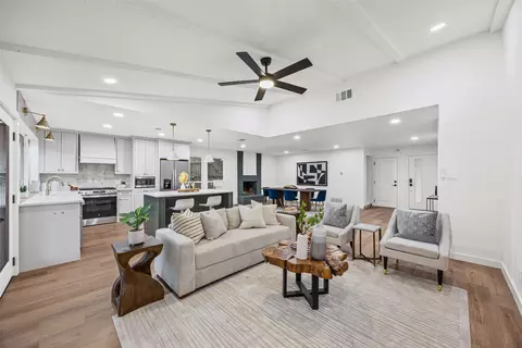 9219 Hunters Trce E, Austin, TX 78758