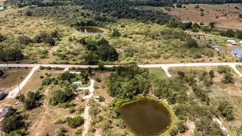 1411 Bugtussle Ln, Luling, TX 78648 photo 20