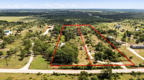 1411 Bugtussle Ln, Luling, TX 78648 photo 3