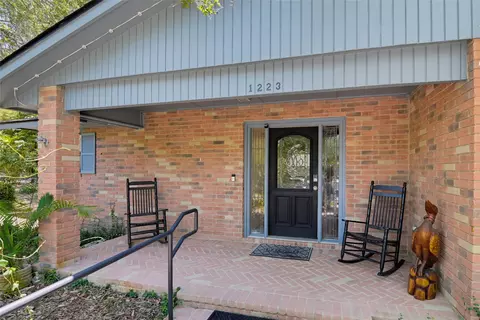 1223 Old Homestead, Seguin, TX 78155