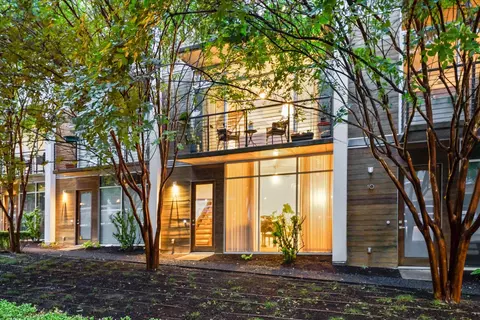 2301 S 5th St #11, Austin, TX 78704