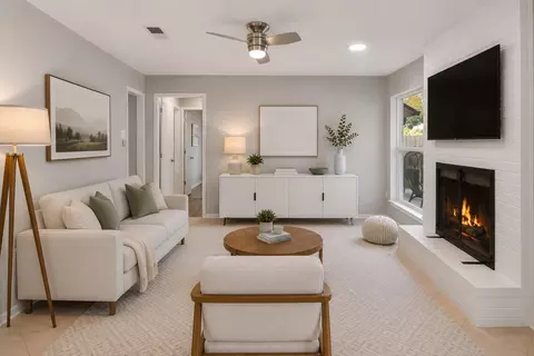 Living - 208 Skyloop Dr, Austin, TX 78745 photo 2 of 2