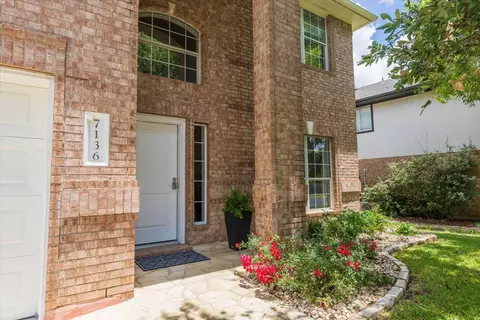 7136 Ridge Oak Rd, Austin, TX 78749