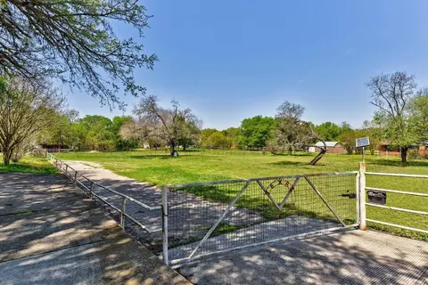 20 Pillow Rd, Sunset Valley, TX 78745