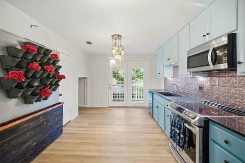 1104 Franklin Dr, San Marcos, TX 78666