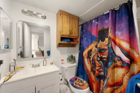 Bath - 128 Hillside Dr, Elgin, TX 78621 photo 3 of 3