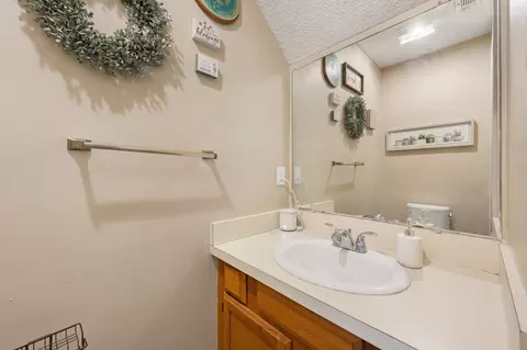 Bath - 128 Hillside Dr, Elgin, TX 78621 photo 1 of 3