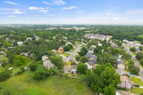 View/Area - 128 Hillside Dr, Elgin, TX 78621 photo 8 of 9