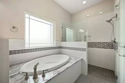 Bath - 1500 Chalk Bluff Ct, Leander, TX 78641 photo 2 of 5