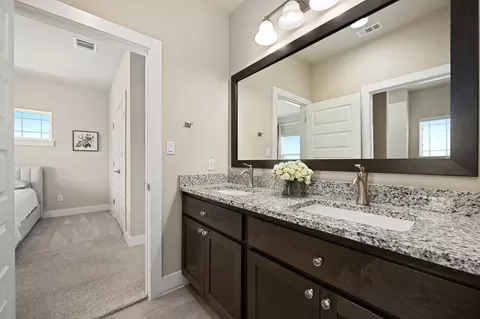 Bath - 1500 Chalk Bluff Ct, Leander, TX 78641 photo 4 of 5