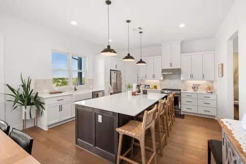 202 Smoke Tree Cir, Dripping Springs, TX 78620