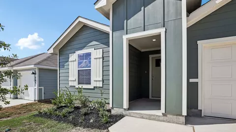 Exterior - 156 Gilmer Ln, Buda, TX 78610 photo 5 of 8