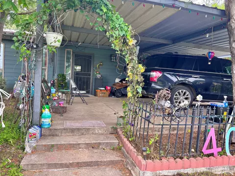 400 S Elliott St, Thorndale, TX 76577