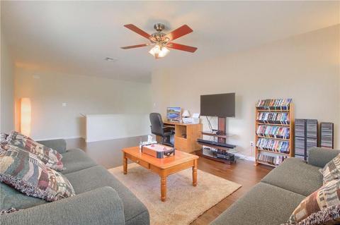 104 Comal Cv, Elgin, TX 78621 photo 18