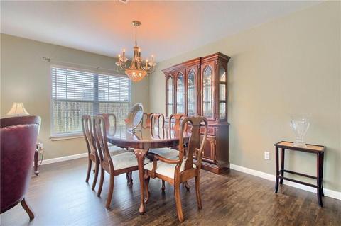 104 Comal Cv, Elgin, TX 78621 photo 4