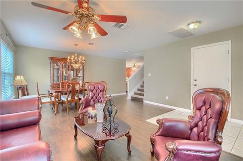 104 Comal Cv, Elgin, TX 78621 photo 5