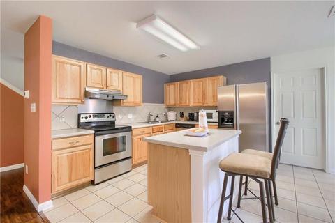 104 Comal Cv, Elgin, TX 78621 photo 11
