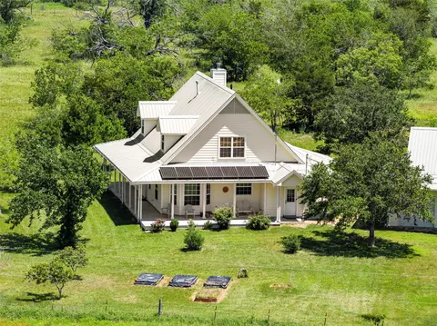 928 Upper Elgin River Rd, Elgin, TX 78621 photo 3