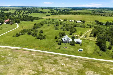 928 Upper Elgin River Rd, Elgin, TX 78621 photo 2