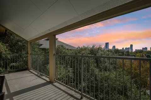 1910 Robbins Pl #301, Austin, TX 78705