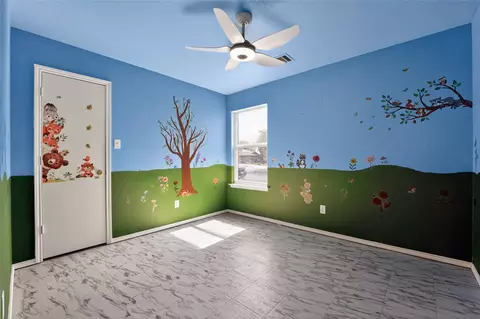 Bedroom - 152 Eagle Dr, Luling, TX 78648 photo 3 of 8