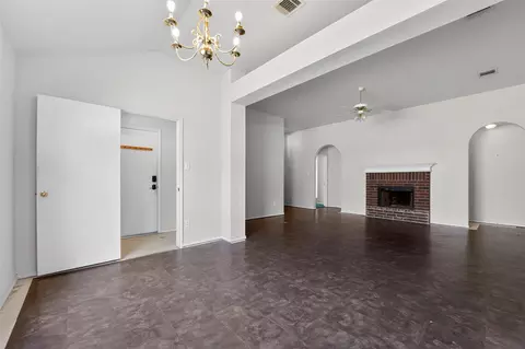 Living - 152 Eagle Dr, Luling, TX 78648 photo 2 of 6