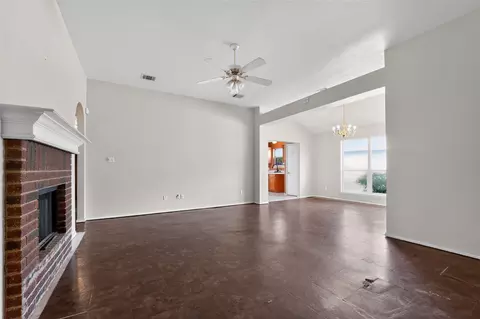 Living - 152 Eagle Dr, Luling, TX 78648 photo 5 of 6