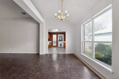 Living - 152 Eagle Dr, Luling, TX 78648 photo 6 of 6