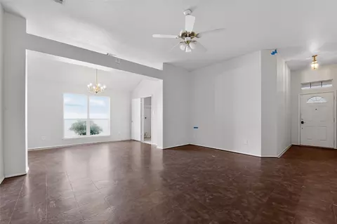 Living - 152 Eagle Dr, Luling, TX 78648 photo 3 of 6