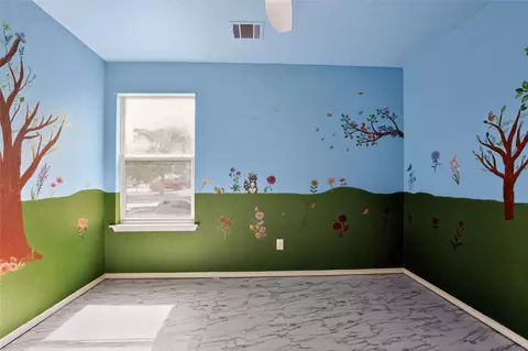 Bedroom - 152 Eagle Dr, Luling, TX 78648 photo 4 of 8