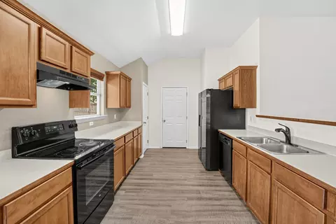 Kitchen - 823 Ruby Ct, Jarrell, TX 76537 photo 1 of 1