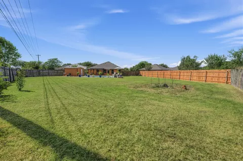 Exterior - 823 Ruby Ct, Jarrell, TX 76537 photo 5 of 5