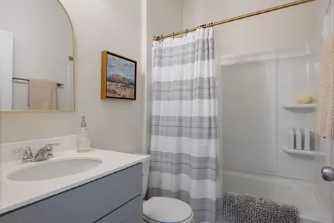 Bath - 462 Tree Nut Loop, Buda, TX 78610 photo 3 of 3