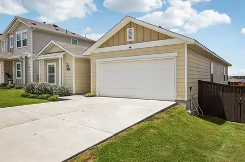 Exterior - 11604 Comano Dr, Austin, TX 78747 photo 3 of 8