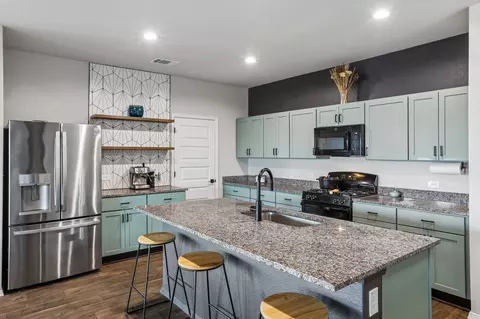 Kitchen - 11604 Comano Dr, Austin, TX 78747 photo 3 of 5