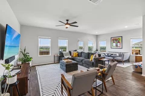 Living - 11604 Comano Dr, Austin, TX 78747 photo 2 of 5