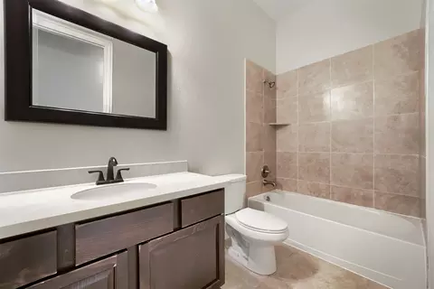 Bath - 1012 Hillrose Dr, Leander, TX 78641 photo 4 of 4