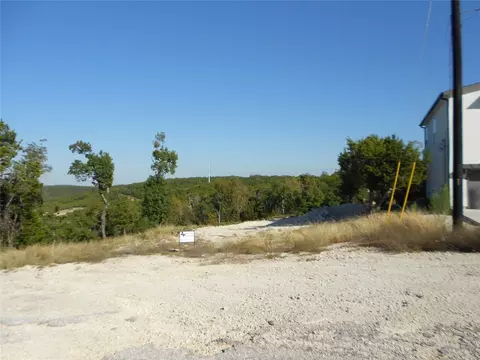 8305 Tombstone Cv, Lago Vista, TX 78645