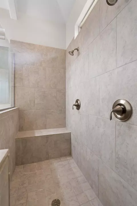 Bath - 1128 Clearwing Cir, Georgetown, TX 78626 photo 3 of 4