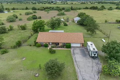 12800 Quarterhorse Dr, Elgin, TX 78621