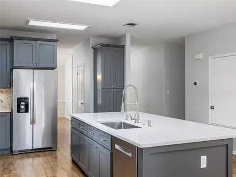 Kitchen - 3064 Bent Tree Loop, Round Rock, TX 78681 photo 4 of 5