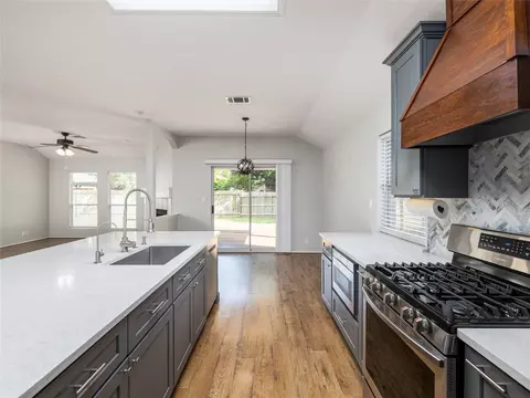 Kitchen - 3064 Bent Tree Loop, Round Rock, TX 78681 photo 5 of 5