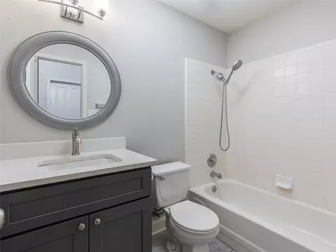 Bath - 3064 Bent Tree Loop, Round Rock, TX 78681 photo 3 of 3