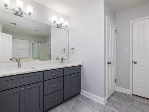 Bath - 3064 Bent Tree Loop, Round Rock, TX 78681 photo 1 of 3