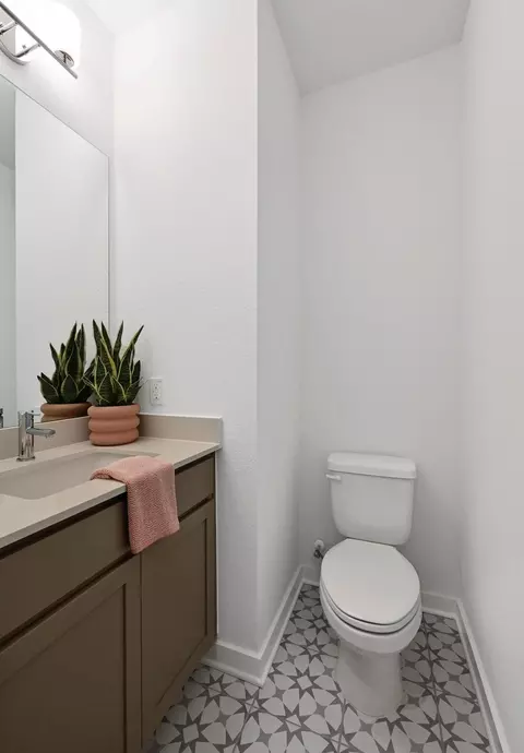 Bath - 529 B Burlington Dr, Buda, TX 78610 photo 1 of 4