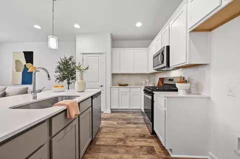 Kitchen - 529 B Burlington Dr, Buda, TX 78610 photo 2 of 4